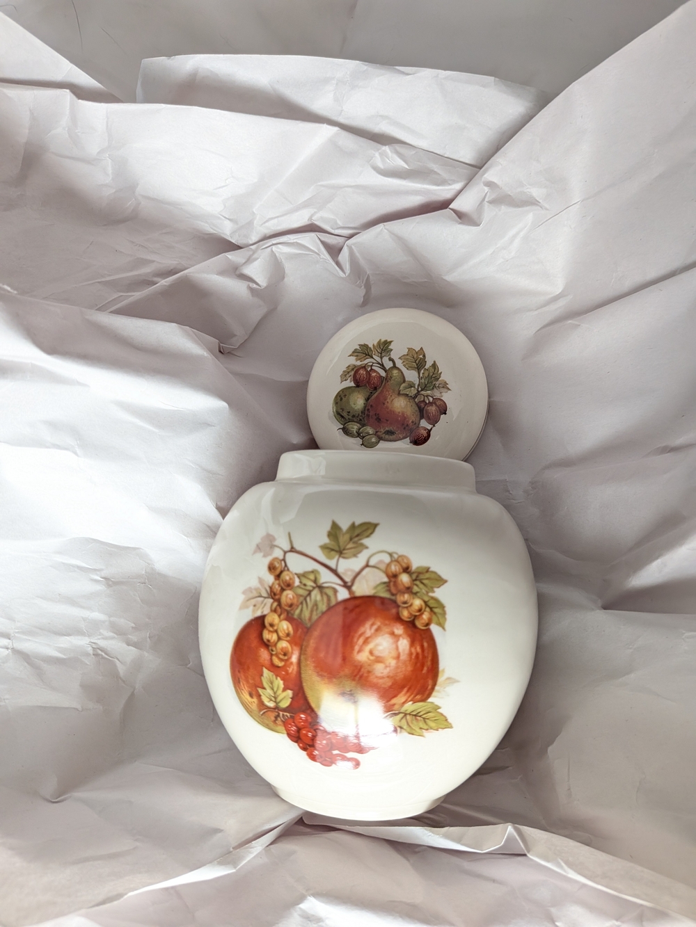 Vintage 4” 🇬🇧 ‘Autumn Fruit’ Ginger Jar, Tea Caddy (Staffordshire, England) 🫖
